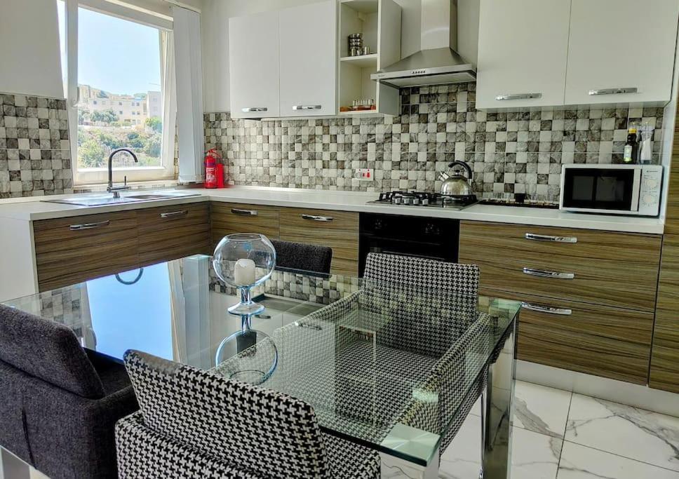 'Home Away From Home' By The Sea Saint Julian's ภายนอก รูปภาพ